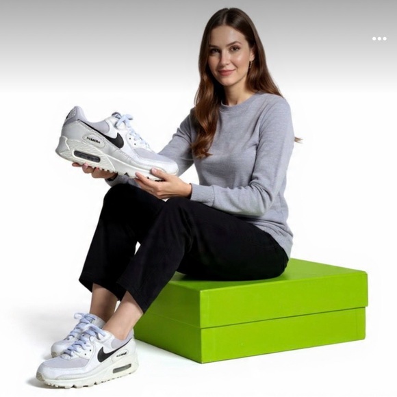 Size 9 Women’s Nike White and Black Air Max 90 Sneakers/ Men’s Size 7.5 - Picture 5 of 14